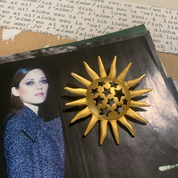 Sun brooch with stars matte gold vintage - Picture 1 of 10